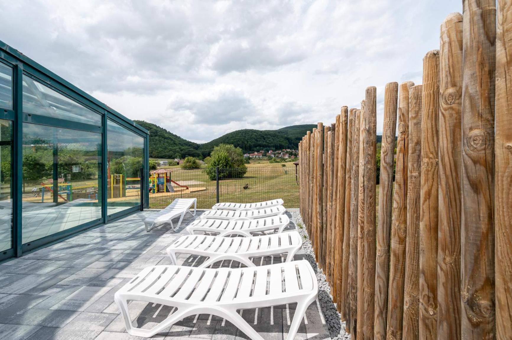 Camping Les Vosges Du Nord Oberbronn Esterno foto